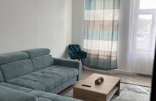Gera Apartment | Apartment 'Ferienwohnung Am Theaterplatz' with Wi-Fi