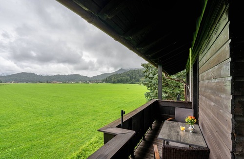 Grassau Apartment | Apartment 'Ferienwohnung 3' with Mountain View, Shared Garden and Wi-Fi