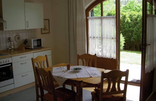 Salzweg Apartment | Apartment 'Ferienwohnung Scherer' with Private Terrace, Private Garden and Wi-Fi