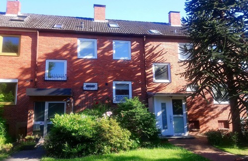 Altengroden Apartment | Apartment 'Fewo Altengroden Süd Wilhelmshaven' with Shared Garden and Wi-Fi