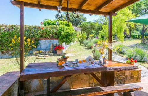 Castelnuovo di Val di Cecina Apartment | Apartment Fienile by Interhome