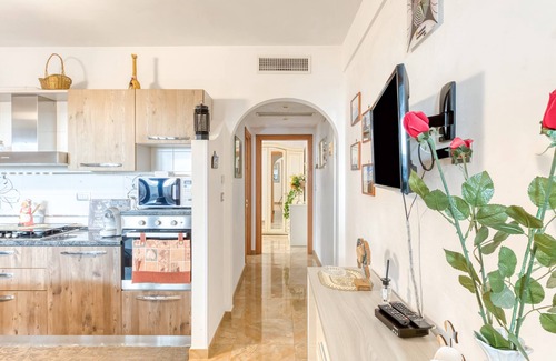 Torre Vado Apartment | Apartment 'Filomena 2' with Private Terrace and Air Conditioning