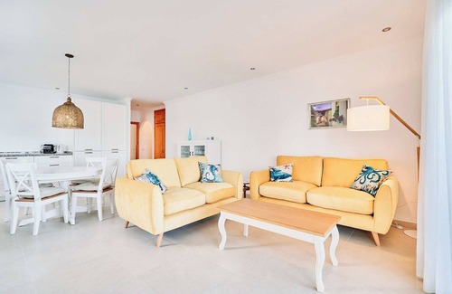 Torrox Costa Apartment | Apartment 'First Line Oasis Td05' with Sea View, Wi-Fi and Air Conditioning