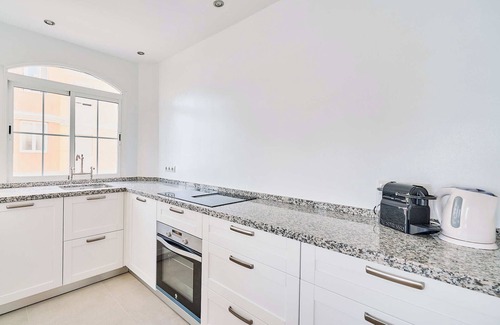 Torrox Costa Apartment | Apartment 'First Line Oasis Td05' with Sea View, Wi-Fi and Air Conditioning