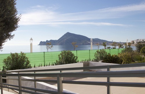 Altea Apartment | APARTMENT/FLAT SEAFRONT LOCATED IN TOWN CENTER, QUIET AREA
