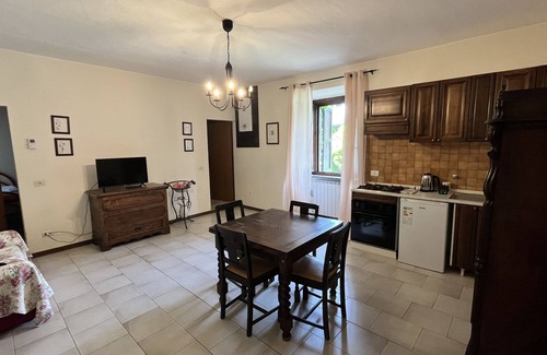 Castiglione del Lago Apartment | Apartment for 2 persons with pool and garden