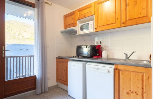 Peyragudes Apartment | Apartment for 5 in Loudenvielle, near cable car and Balnéa