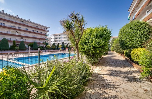 Blanes Apartment | Apartment for 5 people, community pool 5 minutes from the beach and the promenade of Blanes, free wifi, air-conditioned living room. Vivalidays Edurne.