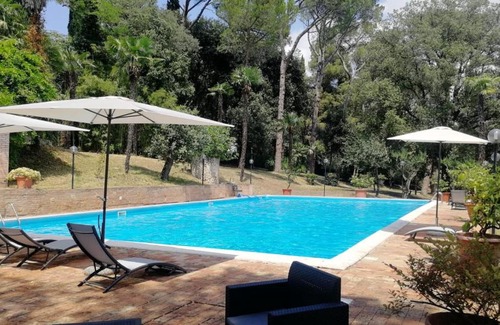 Treia House | apartment for 6 people in Villa Luzi farmhouse