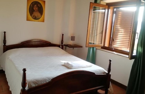 Treia House | apartment for 6 people in Villa Luzi farmhouse