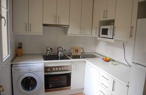 Sol Apartment | Apartment for 6 people in the center of Madrid