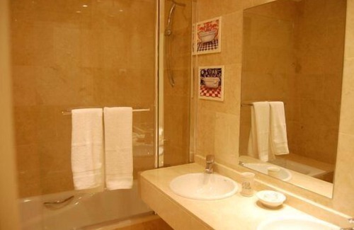 Sol Apartment | Apartment for 6 people in the center of Madrid