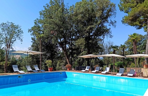 Treia House | apartment for 6 people in Villa Luzi farmhouse