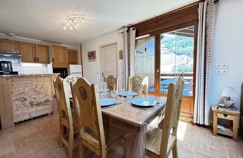 Flumet Apartment | Apartment for 6 with pool and private parking
