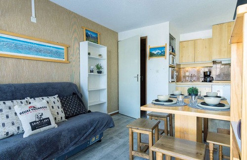 Pla d'Adet Apartment | Apartment for 6, near slopes, parking, Pla d'Adet