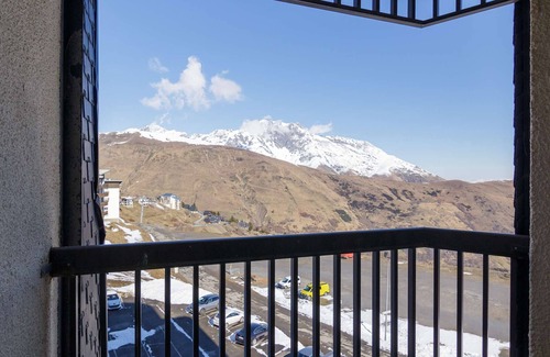 Pla d'Adet Apartment | Apartment for 6, near slopes, parking, Pla d'Adet