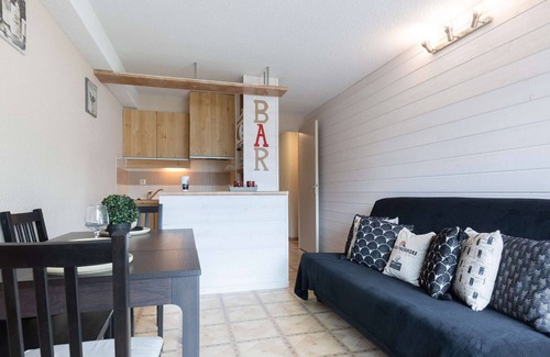 Pla d'Adet Apartment | Apartment for 6 near ski slopes with balcony, pets allowed in Saint-Lary-Soulan