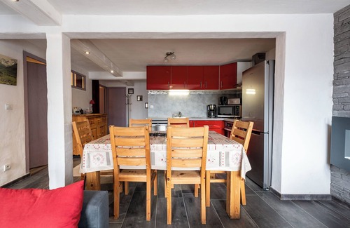 Champagny-en-Vanoise Apartment | Apartment 'Chalet Le Chamois' with Mountain View, Private Terrace and Wi-Fi