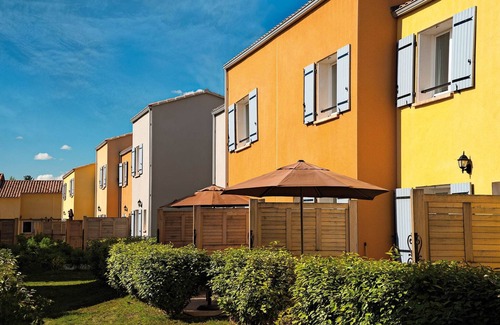 L'Isle-sur-la-Sorgue House | Apartment in Luberon with Pool & Spa