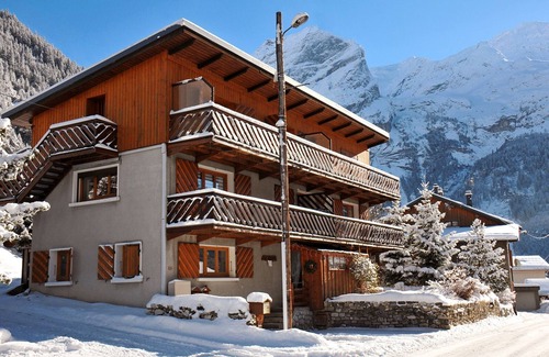 Pralognan-la-Vanoise Apartment | Apartment in Pralognan la vanoise, mountain view, slopes 200 m away