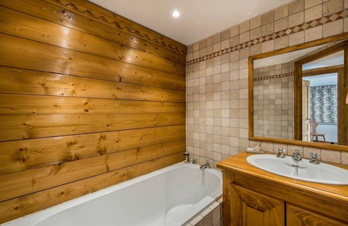 Courchevel Villa | Apartment Susan - Three Bedroom Villa, Sleeps 7