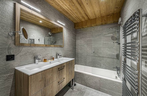 Courchevel Villa | Apartment Merle - Three Bedroom Villa, Sleeps 6