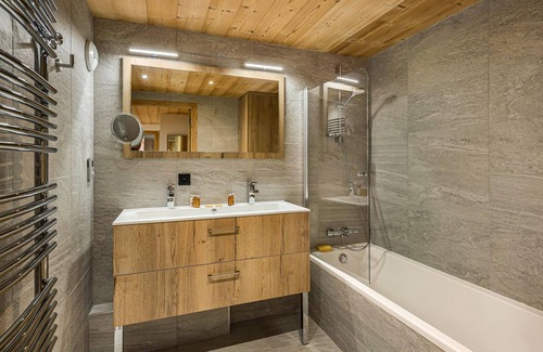 Courchevel Villa | Apartment Poppy - Four Bedroom Villa, Sleeps 8