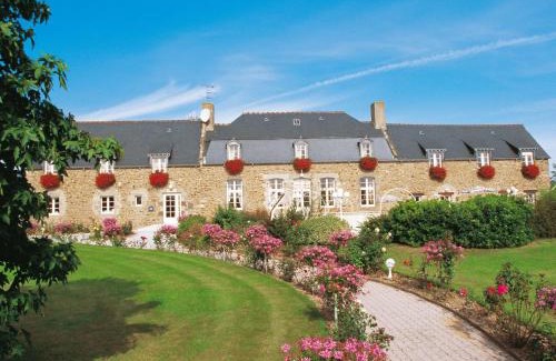 Saint-Jouan-des-Guerets Apartment | Apartment L' Hermine by Interhome