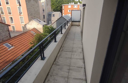 Les Puces de Saint-Ouen Apartment | Apartment near the Saint-Ouen antique market