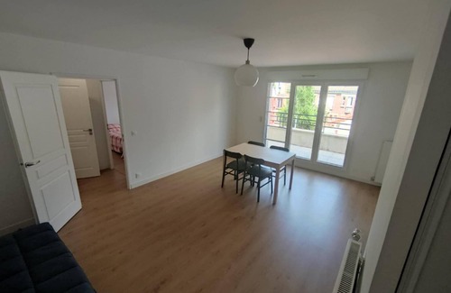 Les Puces de Saint-Ouen Apartment | Apartment near the Saint-Ouen antique market