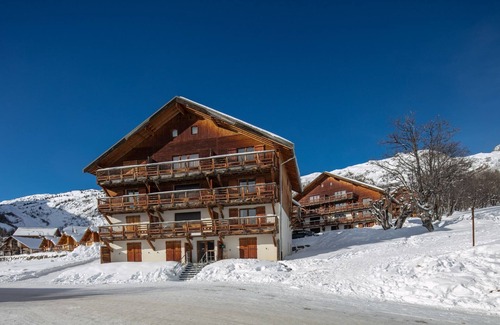 Saint-Sorlin-d'Arves Apartment | Apartment in Saint-Sorlin near Ski Resort