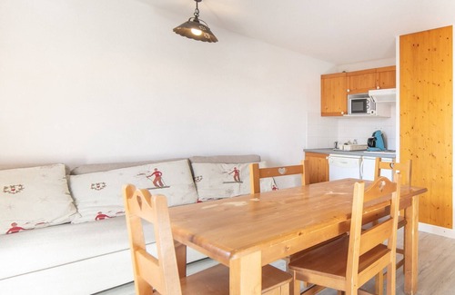 Saint-Sorlin-d'Arves Apartment | Apartment in Saint-Sorlin near Ski Resort
