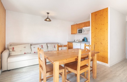 Saint-Sorlin-d'Arves Apartment | Apartment in Saint-Sorlin near Ski Resort