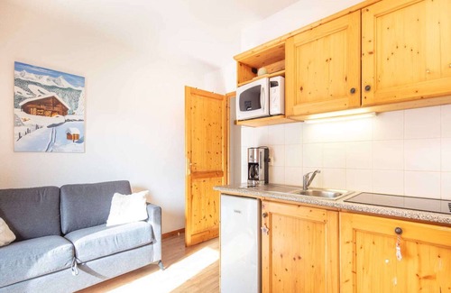 Saint-Sorlin-d'Arves Apartment | Apartment in Saint-Sorlin near Ski Resort