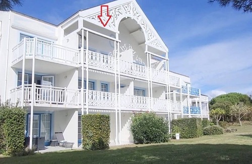 Bourgenay Apartment | Apartment with breathtaking views of the Golf course, 10 minutes from the beautiful Veillon beach