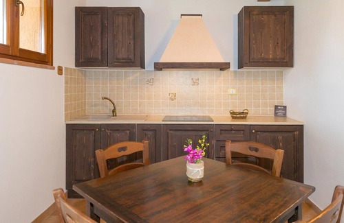 Piombino Apartment | Apartment 'Frassino' with Shared Pool, Wi-Fi and Air Conditioning