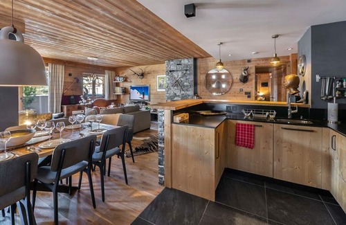Val-d'Isere Villa | Apartment Frimas - Four Bedroom Villa, Sleeps 8