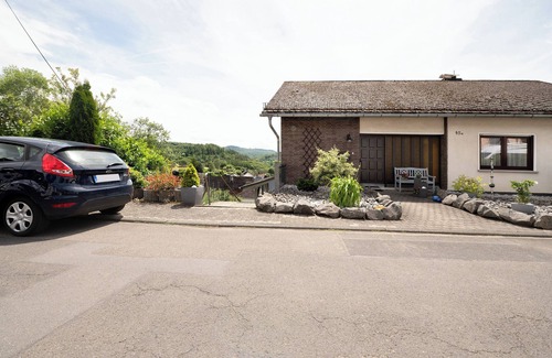 Kadenbach Apartment | Apartment "Fuchs" with Private Garden & Wi-Fi