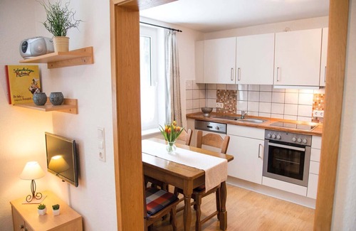 Gellinghausen Apartment | Apartment 'Gänseblümchen' with Shared Terrace and Wi-Fi