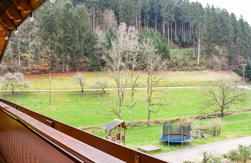 Hofstetten Apartment | Apartment 'Gartenblick' with Shared Terrace, Balcony and Wi-Fi