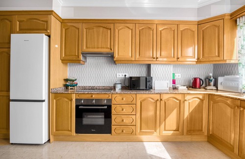 Gata de Gorgos Apartment | Apartment 'Gata De Gorgos' with Mountain View, Balcony and Wi-Fi