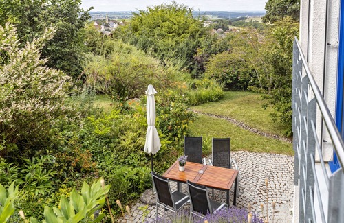 Denkingen Apartment | Apartment "Geräumige Ferienwohnung mit Garten" with Mountain View & Wi-Fi