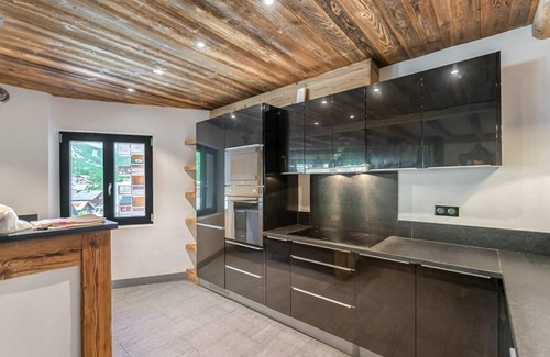 Val-d'Isere Villa | Apartment Gervais - Four Bedroom Villa, Sleeps 8