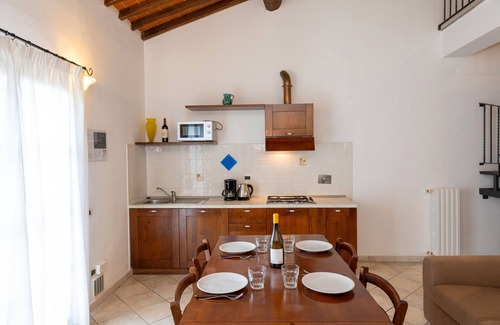 Santa Luce Apartment | Apartment 'Ginestra' with Shared Pool, Wi-Fi, and Air Conditioning