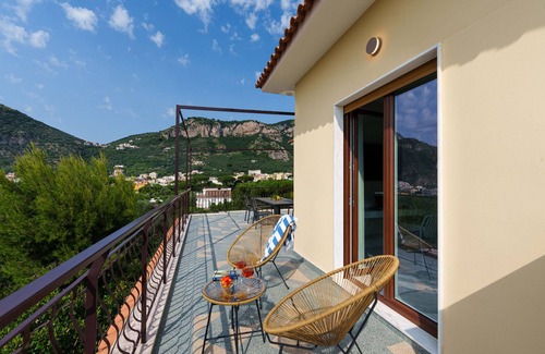 Piano di Sorrento Apartment | Apartment 'Gio Mar Blu' with Sea View, Wi-Fi and Air Conditioning