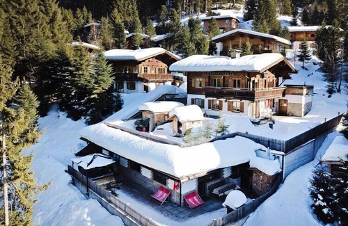 Fuegenberg Apartment | apartment Gipfelstürmer directly on the ski slope