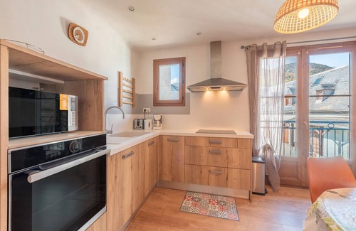 Arreau Apartment | Apartment 'Gîte Au Coeur D'Arreau' with Mountain View and Balcony