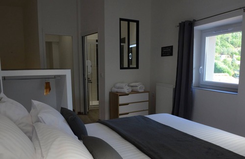 Samoyas Apartment | Apartment "Gîte L'Armu" with Mountain View, Whirlpool & Wi-Fi