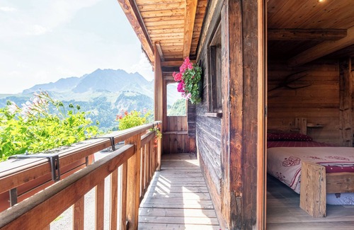 La Giettaz Apartment | Apartment 'Gite Les Clapières - Grande Partie' with Mountain View, Private Terrace and Shared Garden