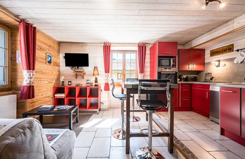 Termignon Apartment | Apartment 'Gîte Val-cenisnLa Gelinotte Cosy' with Wi-Fi